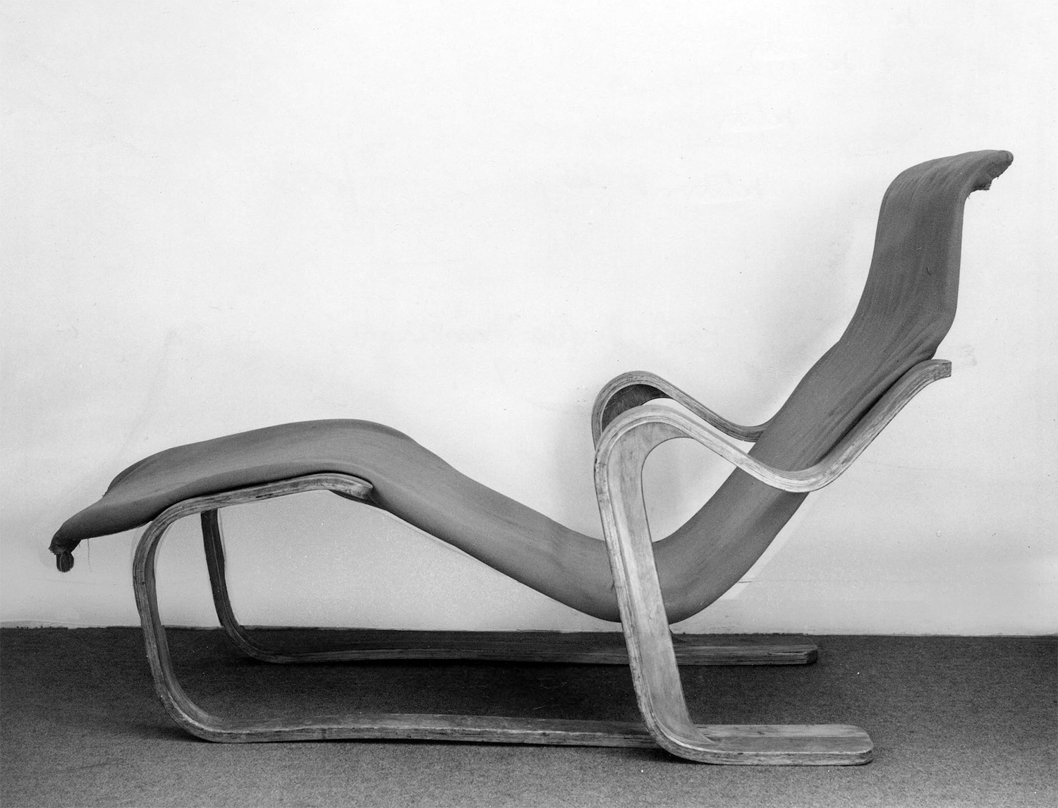 Isokon Plywook Furniture, design 4